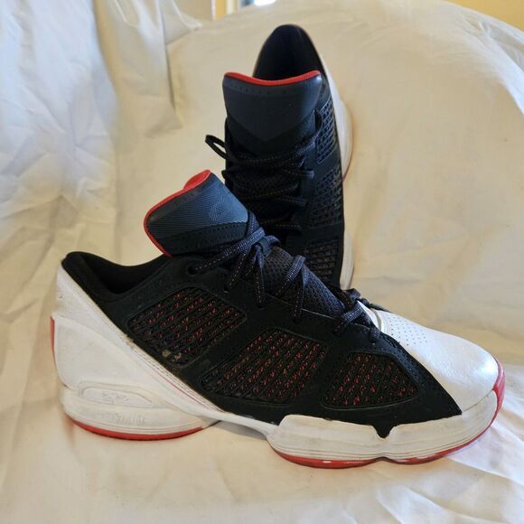 Adizero‎ Rose 1.5 Low Restomod Basketball Shoes GY9124 Black/White/Red Men's 8.5 - Picture 1 of 11